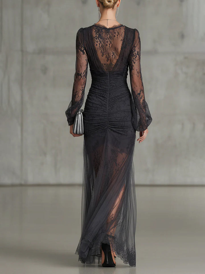 Quintina | Black Lace Gown