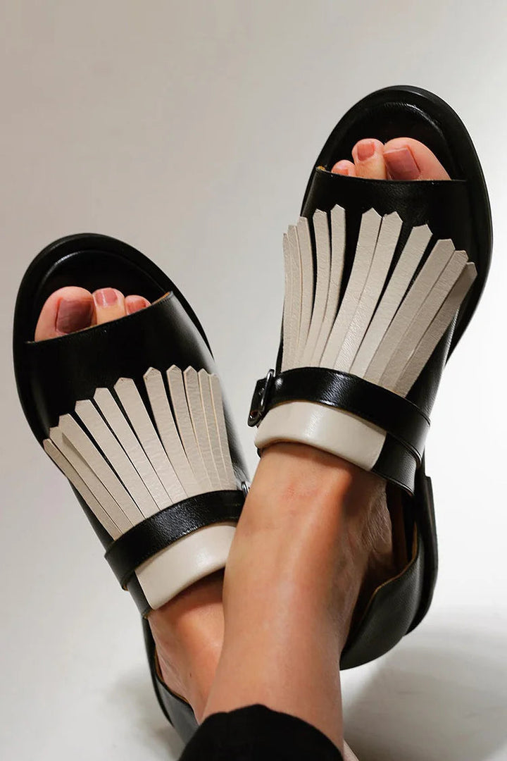 Honora – Slip-On Open-Toe Round-Toe Contrast Fringe Sandals