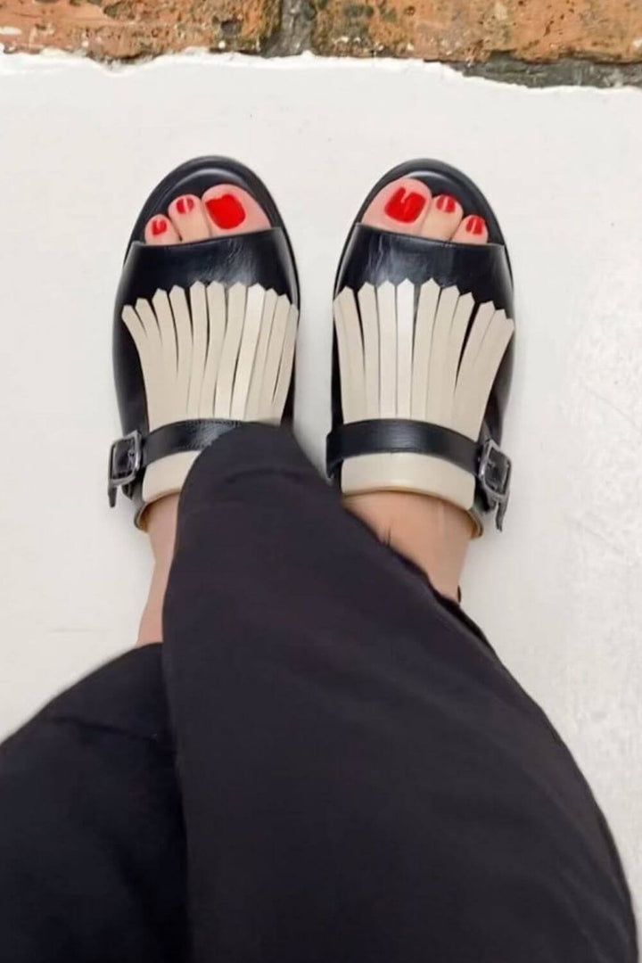 Honora | Slip-On Open-Toe Round-Toe Contrast Fringe Sandals
