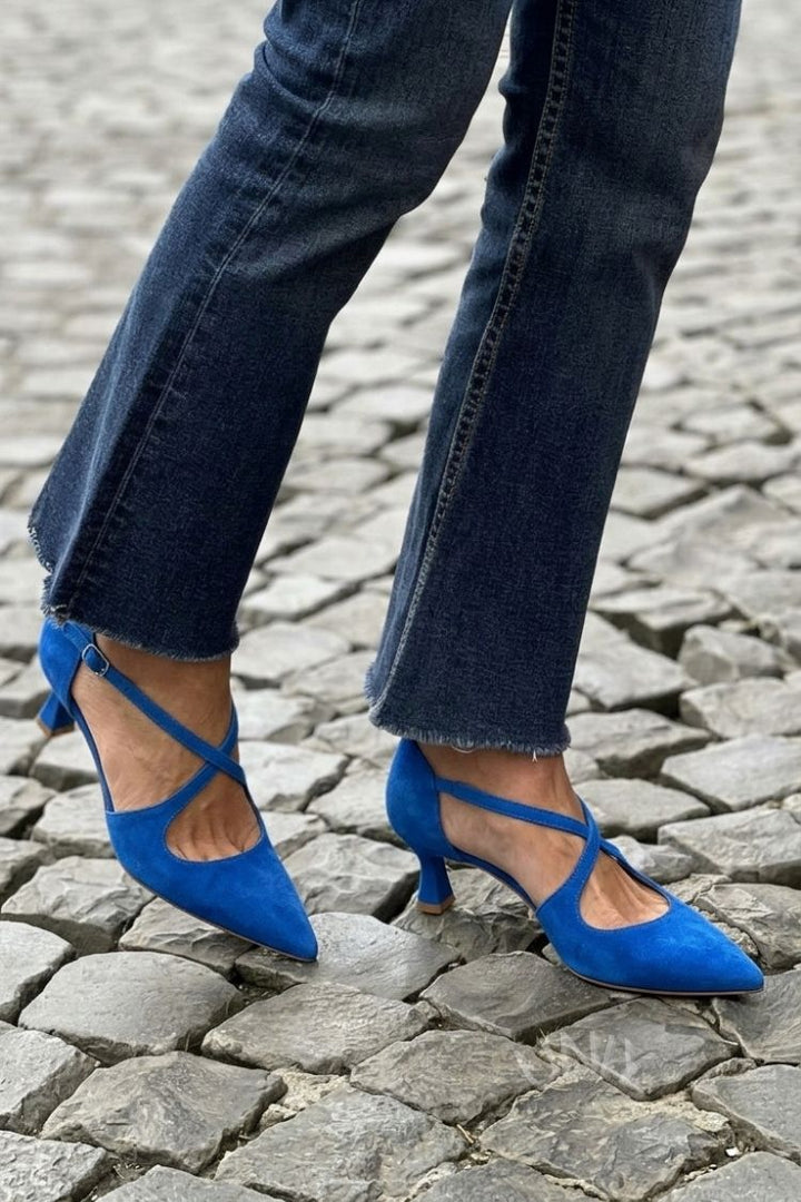 Irene | Low Pointed-Toe Solid Buckle Crossover Strap Heels