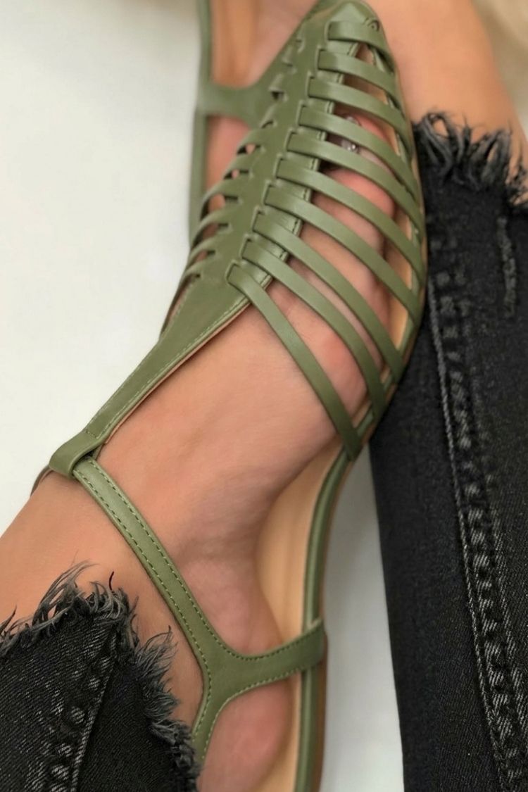 Cornelia | Cut-Out Essential Casual Pointed-Toe T-Strap Sandals