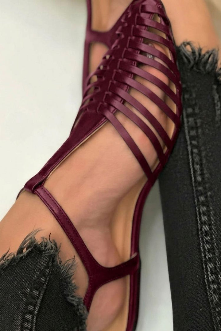 Cornelia | Cut-Out Essential Casual Pointed-Toe T-Strap Sandals