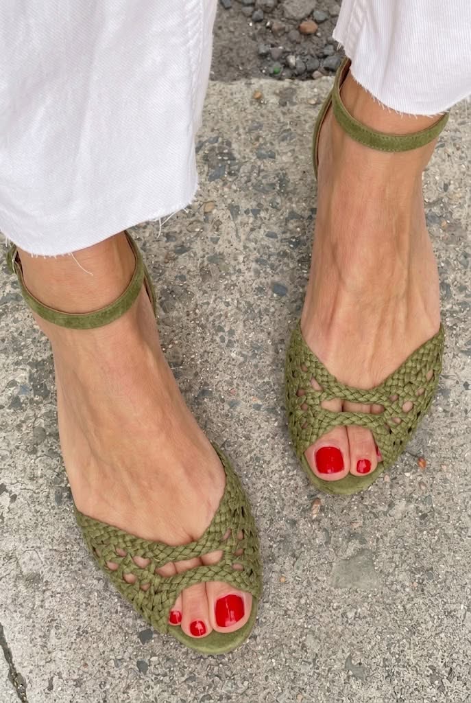 Daphne | Cut-Out Woven Elegant Flat Open-Toe Ankle Strap Sandals
