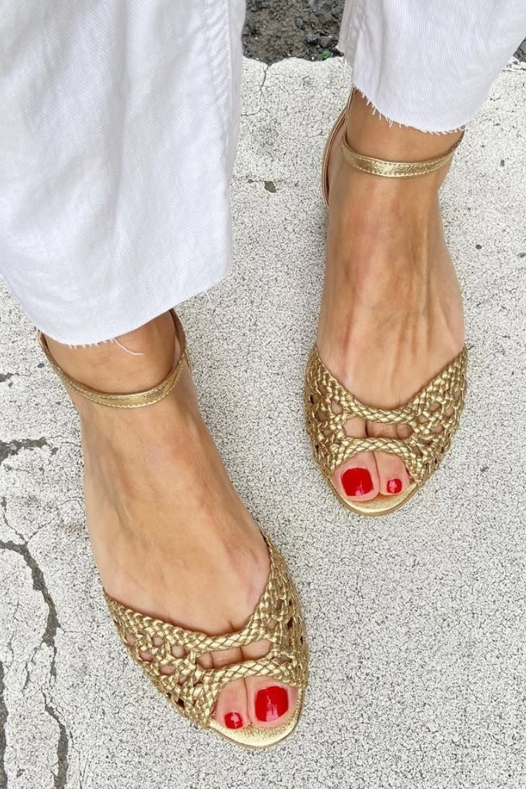 Daphne – Cut-Out Woven Elegant Flat Open-Toe Ankle Strap Sandals