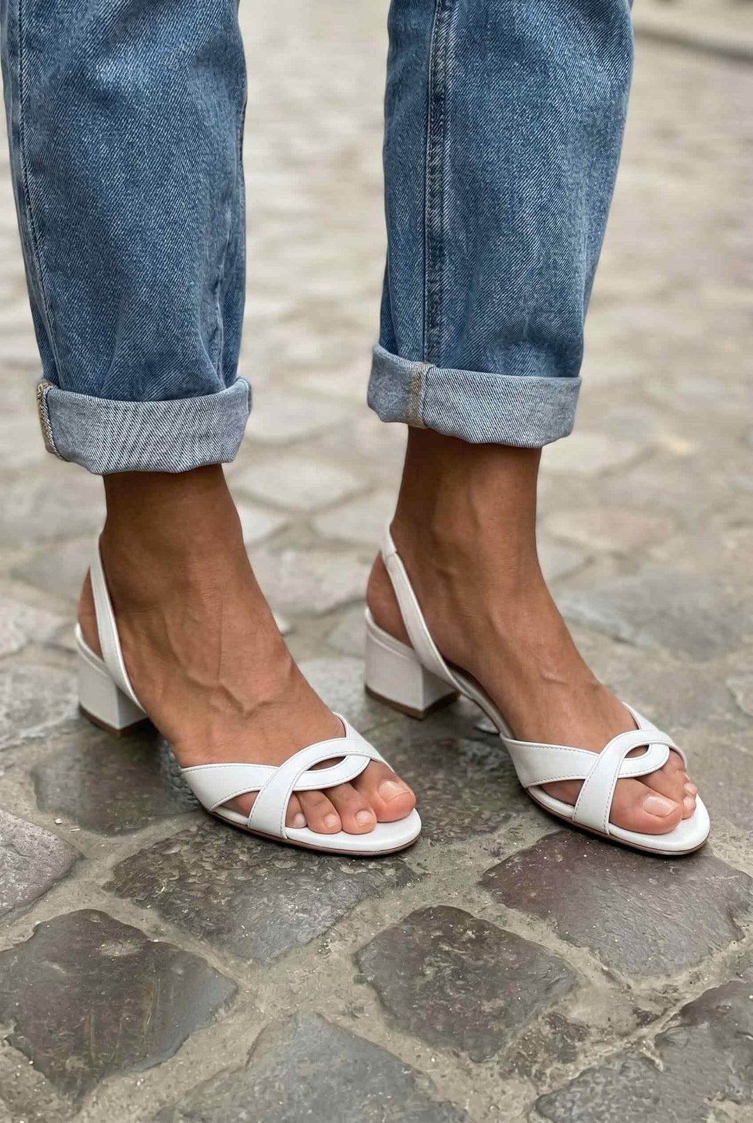 Dorinda – Open-Toe Crossover Strap Low Block Sandals