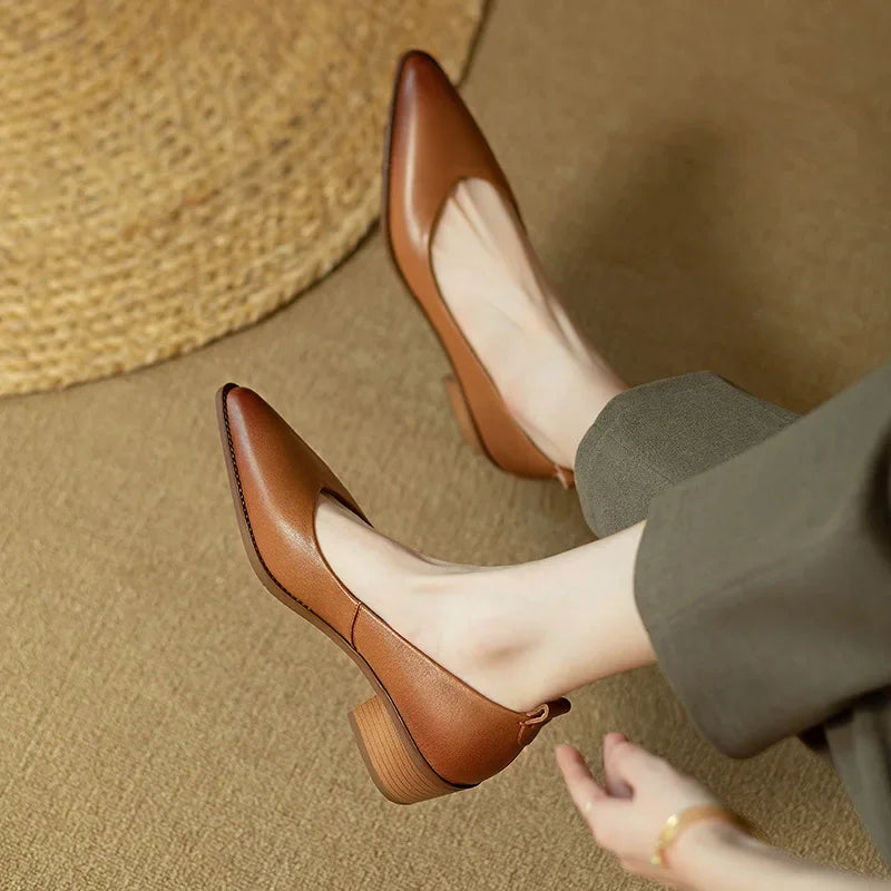 Helen Classic Pumps