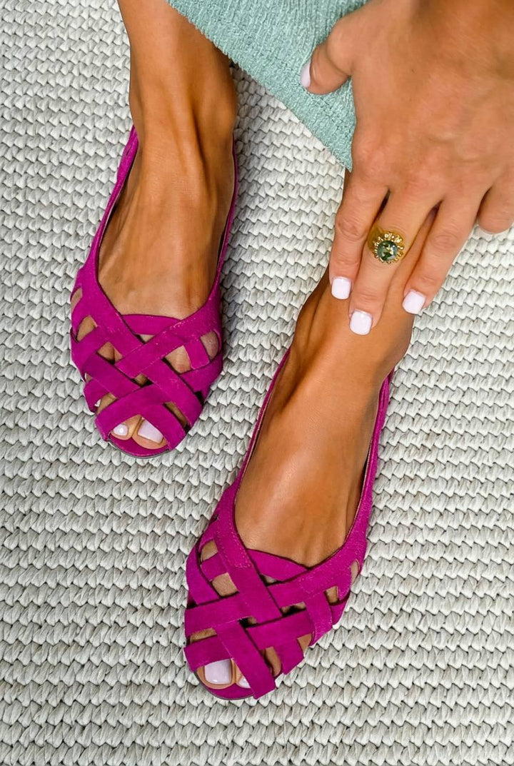 Arlene – Open-Toe Woven Casual Flat Crossover Strap Sandals