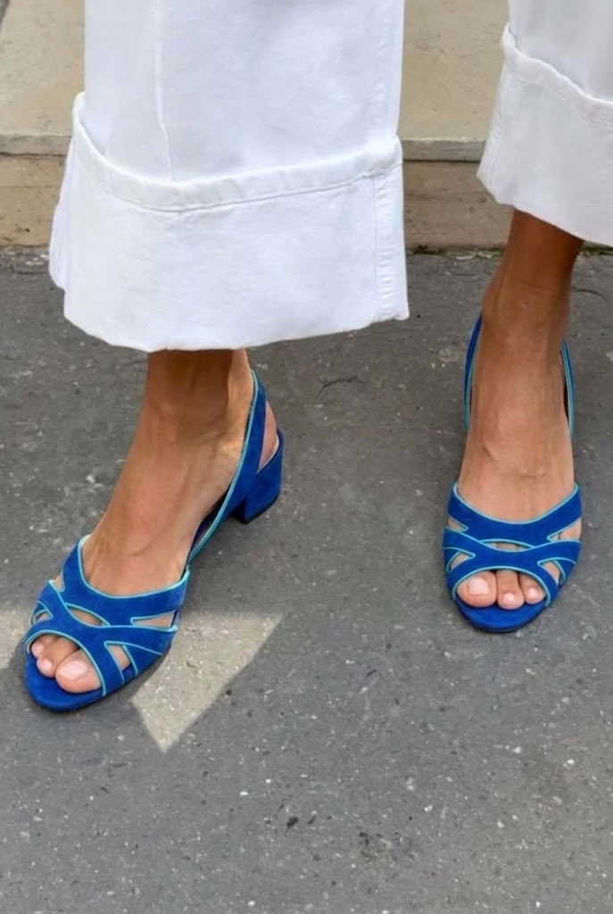 Veronica – Cut-Out Peep-Toe Flat Interlocking Sandals