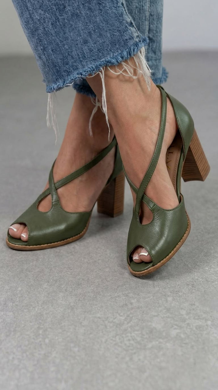 Gwendolyn | Elegant Open-Toe Crossover Strap Block Sandals