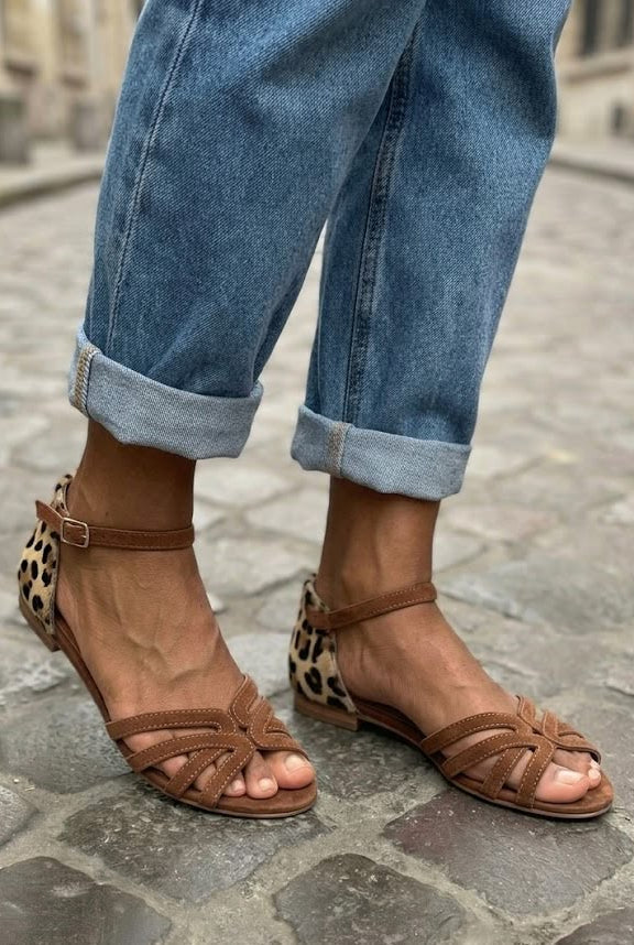 Vincenza – Casual Flat Open-Toe Ankle Strap Crossover Sandals