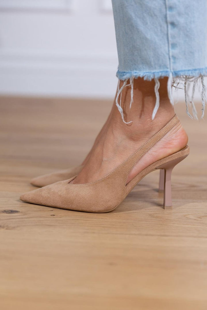 Marcella – Kitten Pointed-Toe Solid Heels